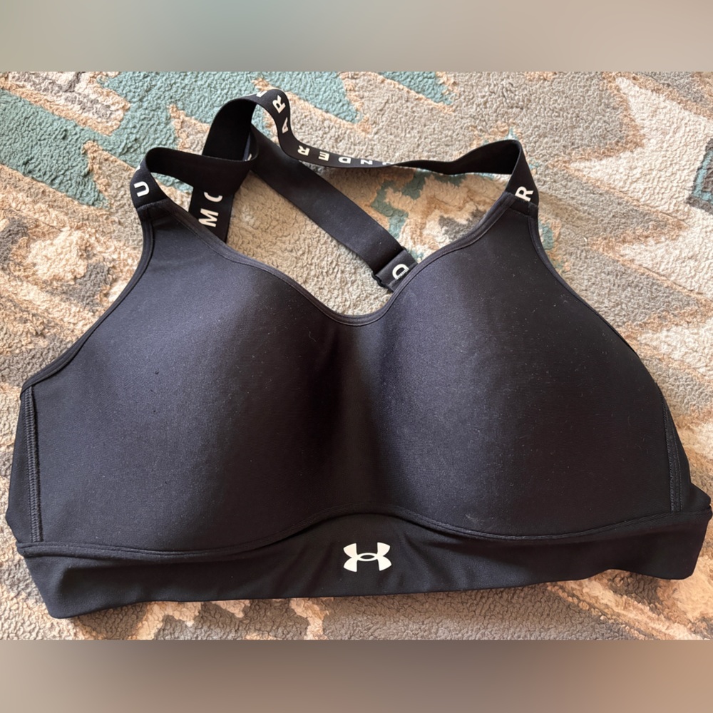 Under Armor black sports bra